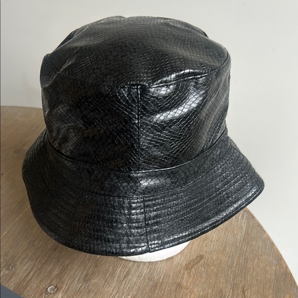 Nike Black PU Bucket Hat One Size Unisex - Picture 2 of 11